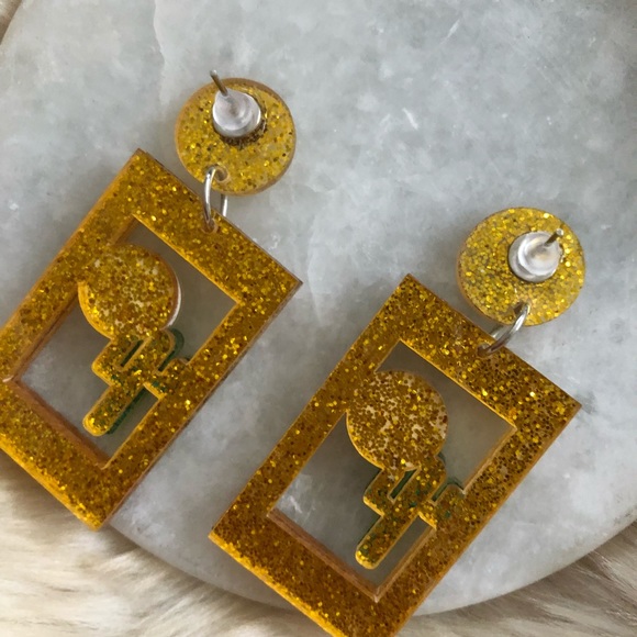 Cactus 🌵 Earrings - Picture 4 of 7